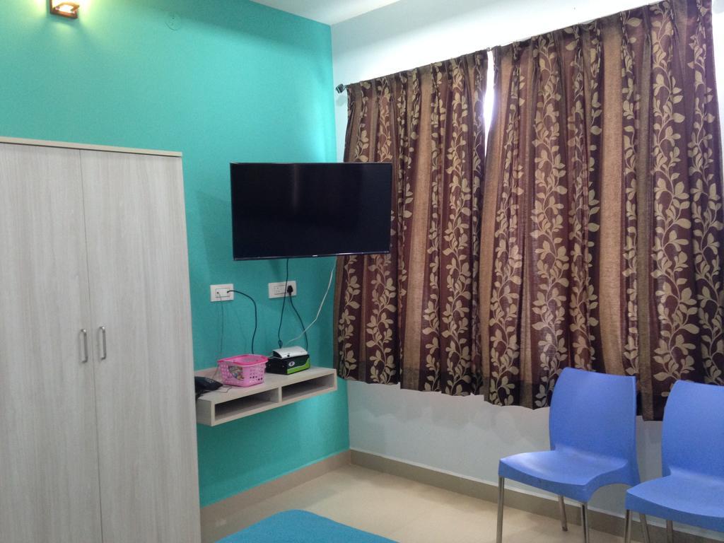 Oyo 4355 Goodland Inn Csennai Kültér fotó