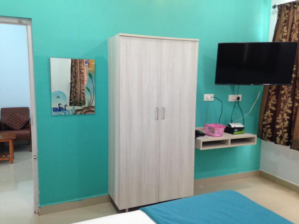 Oyo 4355 Goodland Inn Csennai Kültér fotó