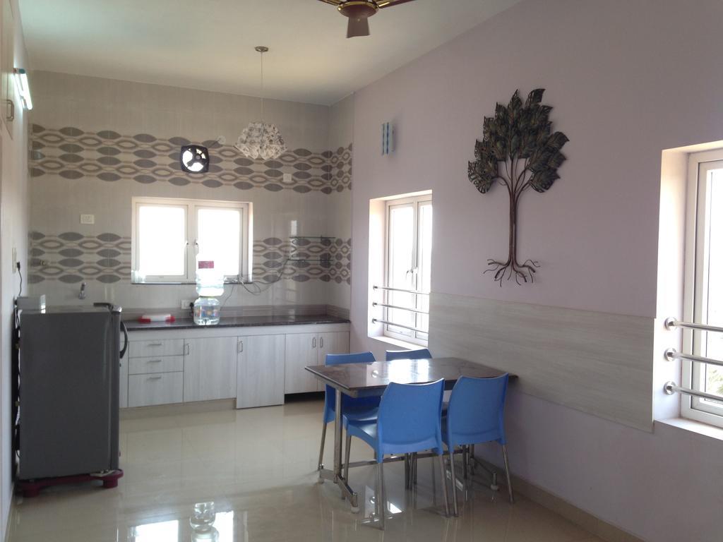 Oyo 4355 Goodland Inn Csennai Kültér fotó